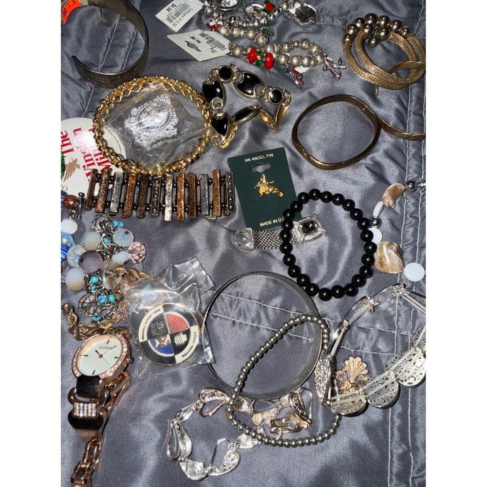 Vintage Jewelry Lot Bracelets Valletta Watch Christmas Charms Pins Mixed Media - Picture 5 of 5